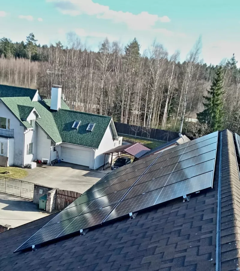 GAIDAS - 12.09 kW - Foxess 12.09 kW; Jinko paneļi 465W - 26 GAB, Šindelis