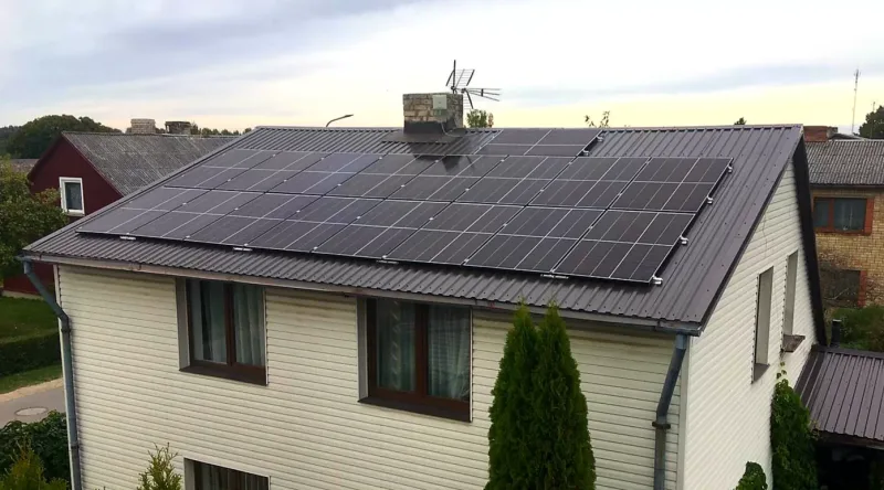 KANDAVA 6,8 kW - Foxess invertors; Risen Black frame 400W paneļi 17 GAB; metāla trapeces profils