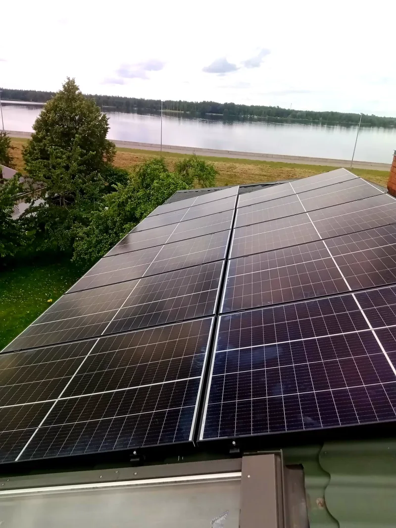 Ikšķile 10.2 kW - Hibrīd invertors Kostal plenticore 10 kW; metāla dakstiņš, jumts/nojume