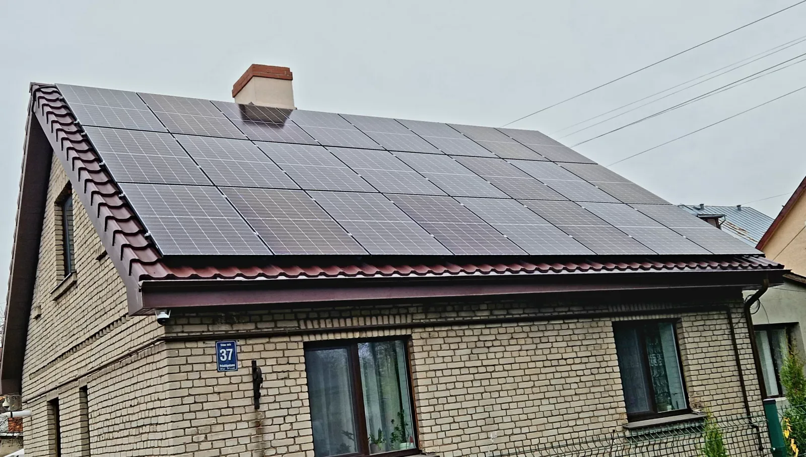 RĪGA-Dārzciems 11,04 kW - Sofar invertors; Jinko Black frame 460W paneļi 24 GAB; metāla da