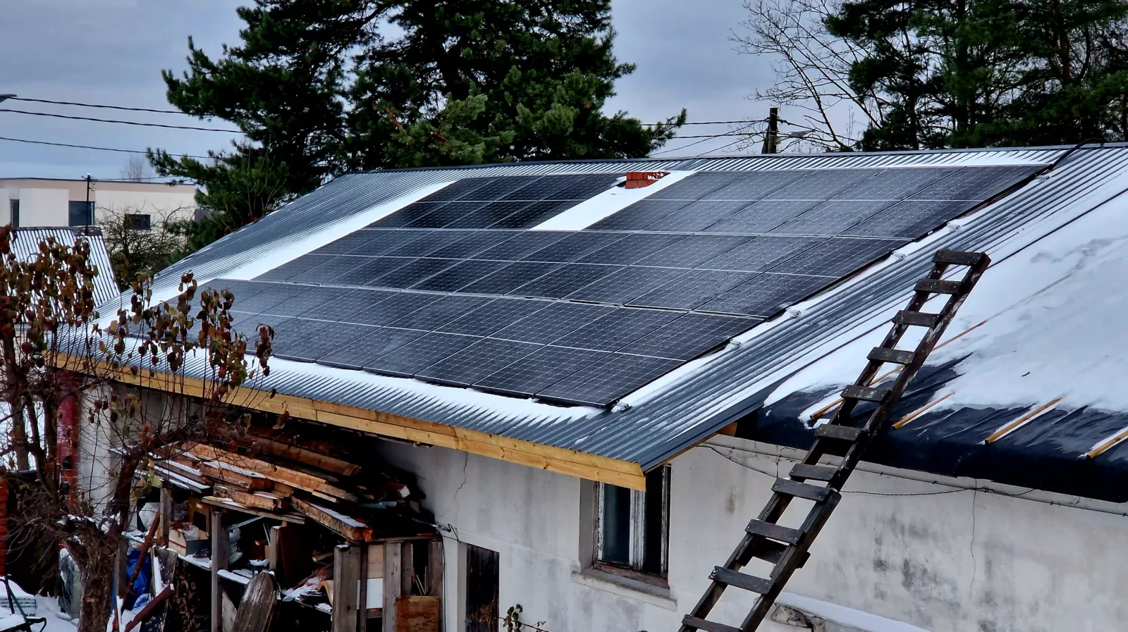 Vecmilgrāvis 12.1 kW - Huawei M1 hibrīds 10 kW; Trina solra black frame paneļi 405W - 30 G