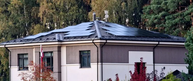 MĀRUPE 15,6 kW - Kostal Hibrīd invertors; Risen Full black 390W paneļi 40 GAB; Valcprofils